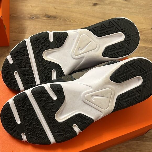 2 Nike Legend shoes bundle - Picture 10 of 13